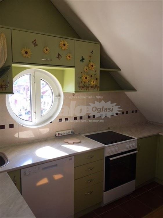 Gornjogradska Zemun, stan u zgradi Banke Intesa — 4