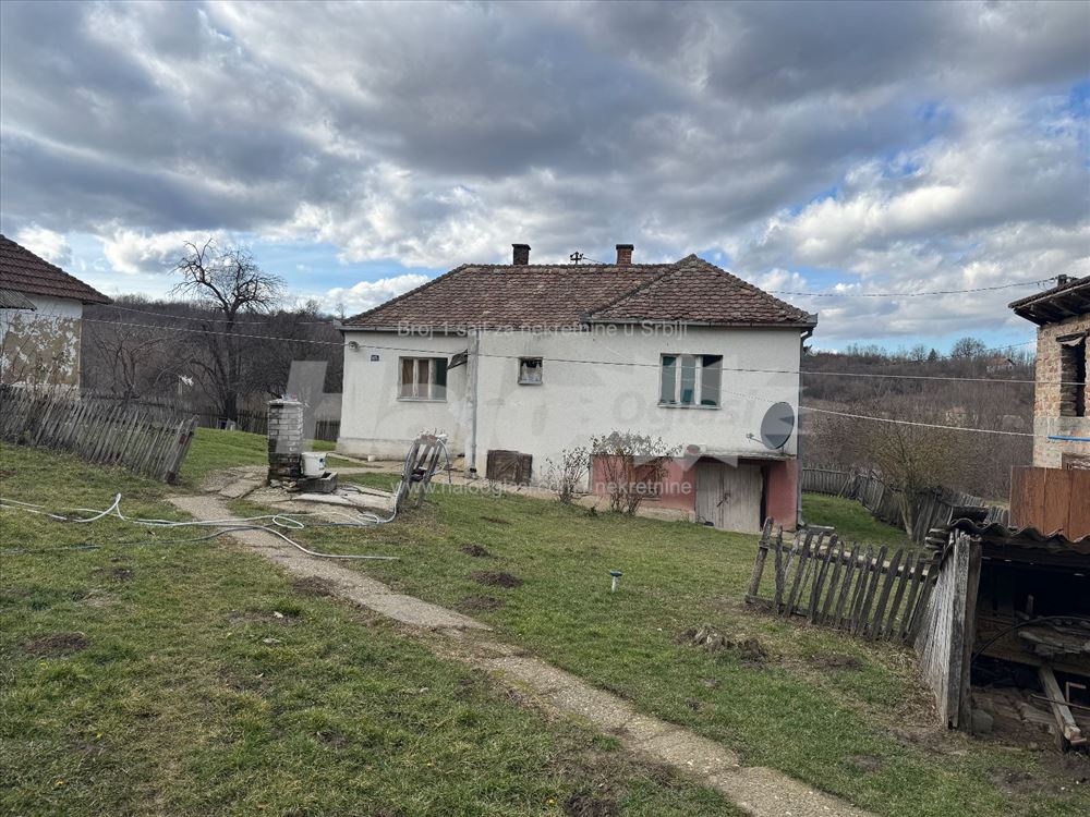 Gradjevinsko zemljiste sa Kucom i imanjem — 10