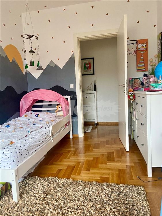 Gradska bolnica odlican svetao stan — 3