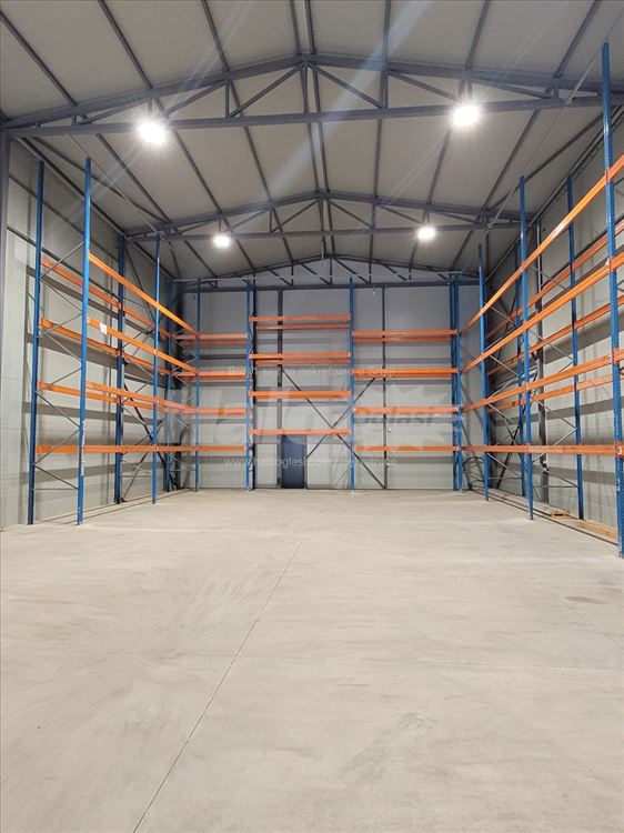 Hala u Batajnici 600m2 8m upotrebne visine — 8