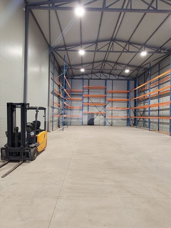 Hala u Batajnici 600m2 8m upotrebne visine — 9