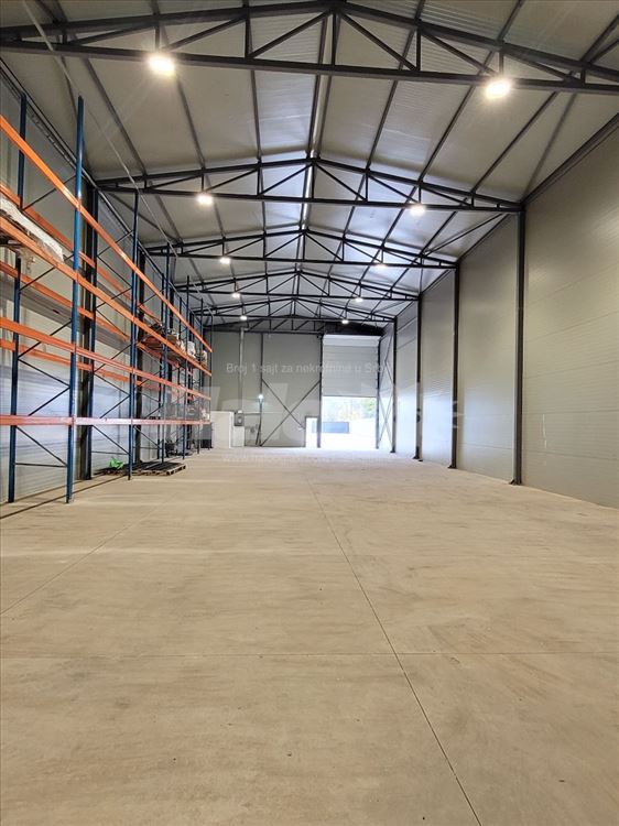 Hala u Batajnici 600m2 8m upotrebne visine — 12