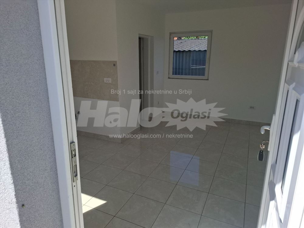 Hala170m2 Zemun Grmovac +kanc. prostor 70m2 — 5