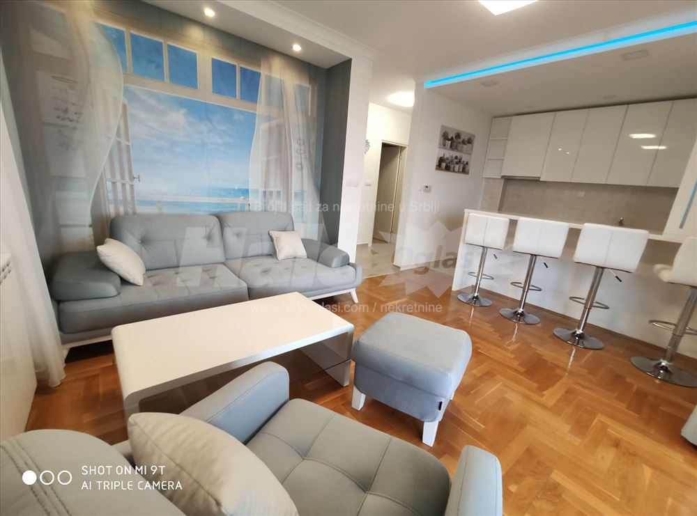 Izdajem Lux dvoiposoban stan Zemun/Altina,66m2 — 3