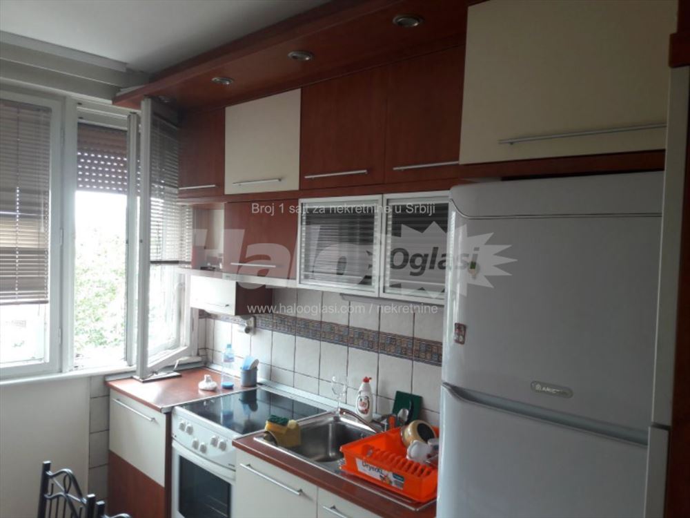 Hotel YU vlasnik 49kvm 2.0 namešten od 1.7. — 2