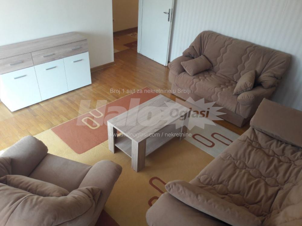 Hotel YU vlasnik 49kvm 2.0 namešten od 1.7. — 9