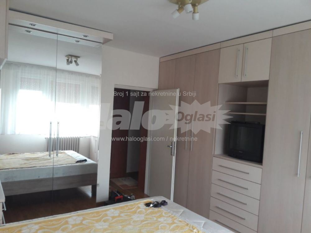 Hotel YU vlasnik 49kvm 2.0 namešten od 1.7. — 11
