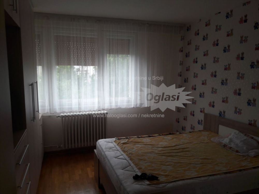 Hotel YU vlasnik 49kvm 2.0 namešten od 1.7. — 12