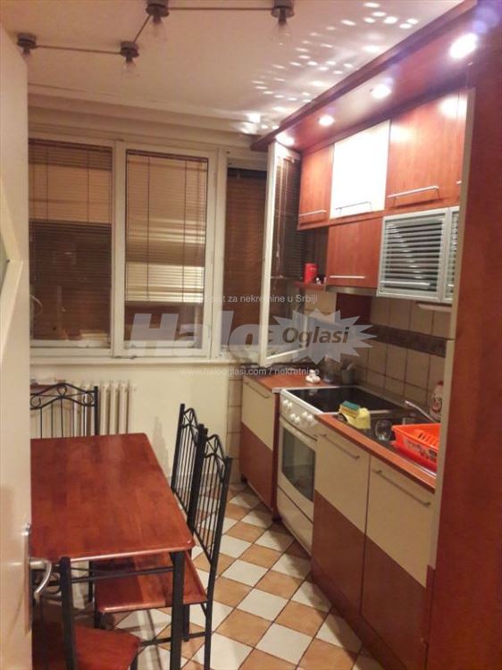 Hotel YU vlasnik 49kvm 2.0 namešten od 1.7. — 13