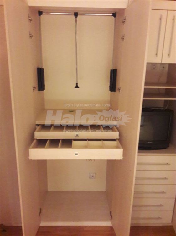 Hotel YU vlasnik 49kvm 2.0 namešten od 1.7. — 14