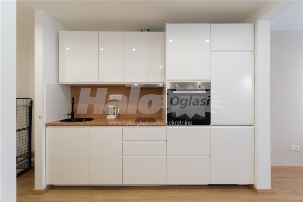 Hotel Yu, Zemunski kej, odlican stan — 5