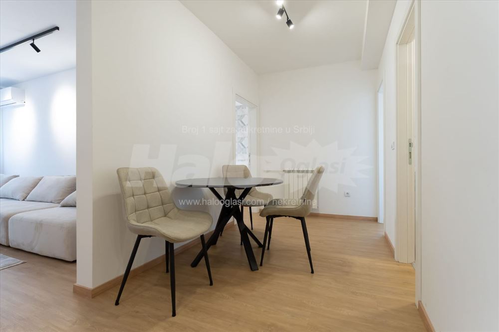 Hotel Yu, Zemunski kej, odlican stan — 7