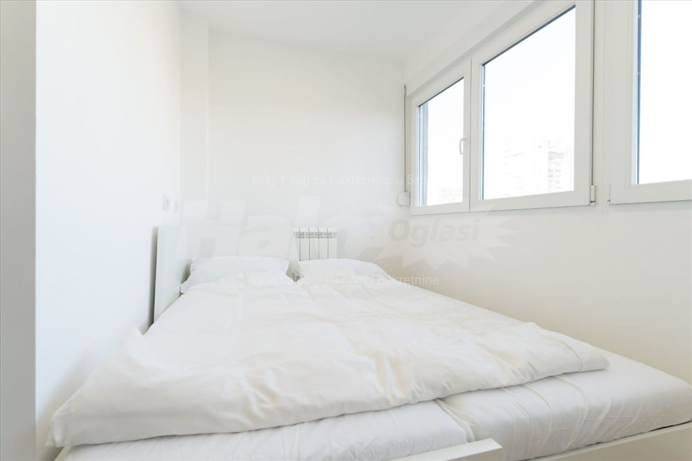 Hotel Yu, Zemunski kej, odlican stan — 11