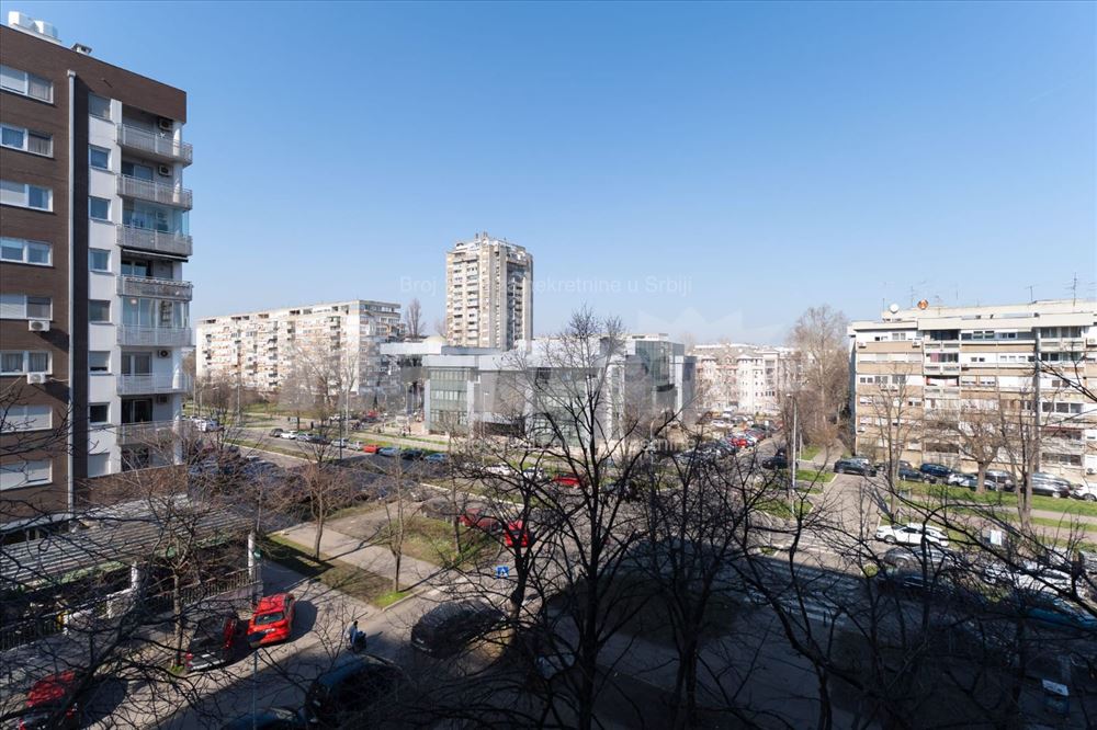 Hotel Yu, Zemunski kej, odlican stan — 15