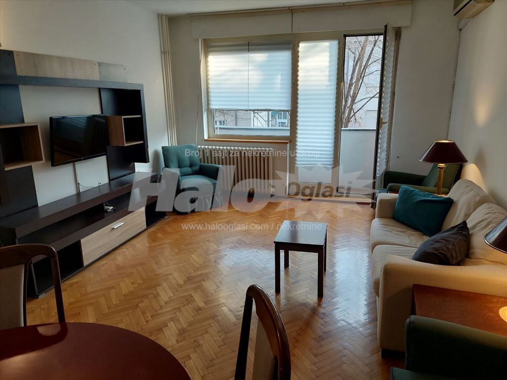 Hram Svetog Save, Vračar, 64m² — 3