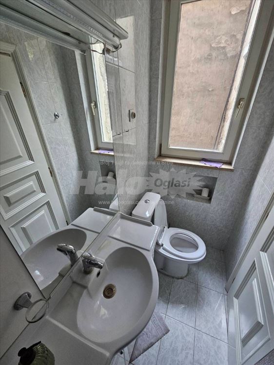 Hram Sv.Save,125m2,podeljen u 2 jedinice, parking! — 3
