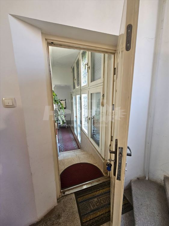 Hram Sv.Save,125m2,podeljen u 2 jedinice, parking! — 5