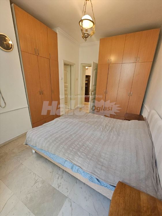 Hram Sv.Save,125m2,podeljen u 2 jedinice, parking! — 12