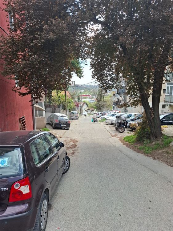 Humski put (bivša Slavka Rodića) 31m2 1,5 namešten — 2