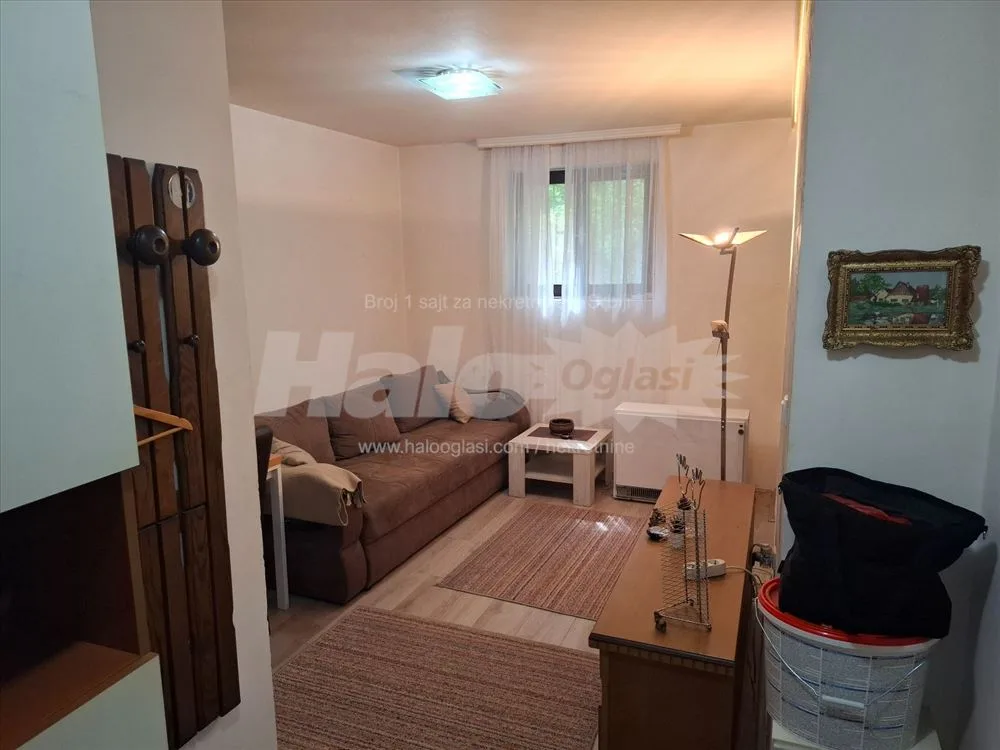 Humski put (bivša Slavka Rodića) 31m2 1,5 namešten — 11