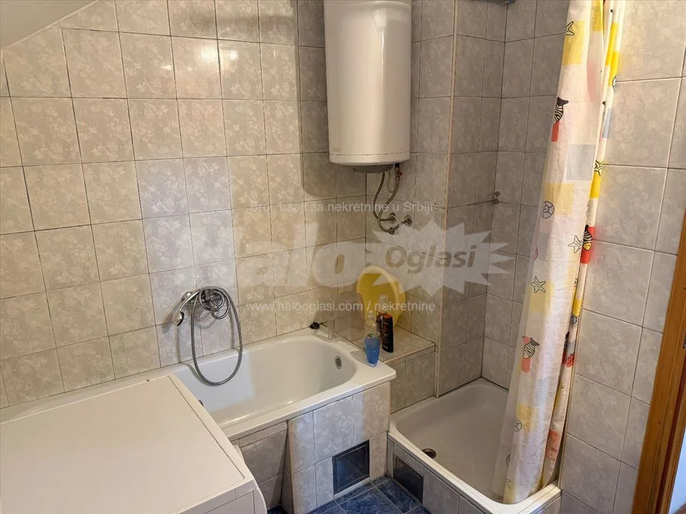 Izadjem trosoban stan u Surčinu — 8