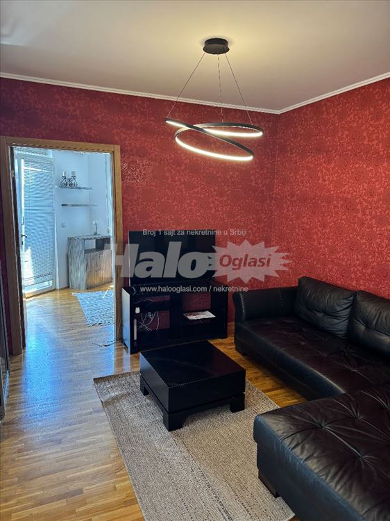 Izajem lux stan na Lekinom brdu — 2
