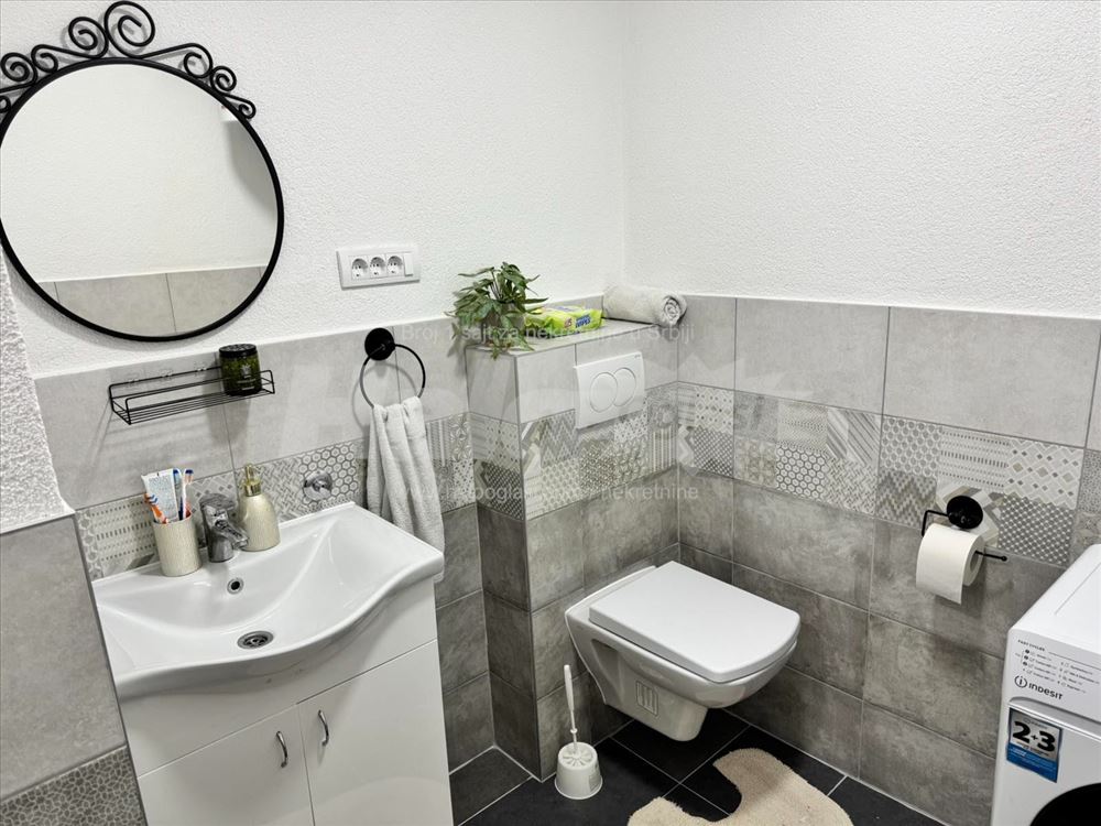 Izdaj renoviran stan 55 m2 Timočka Zemun — 5