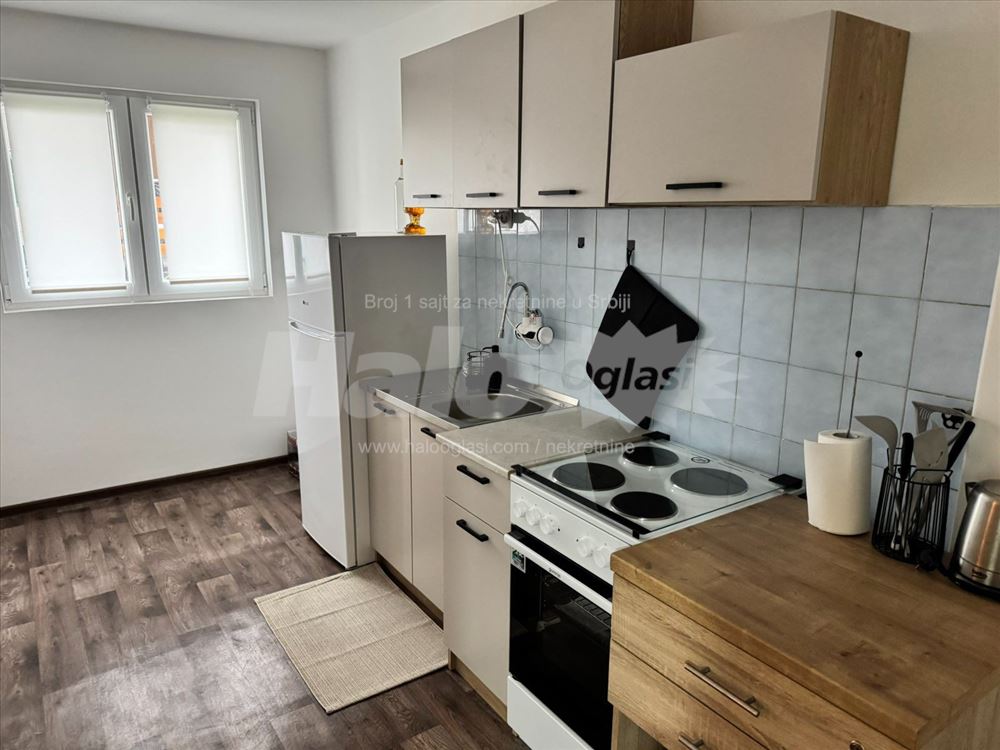Izdaj renoviran stan 55 m2 Timočka Zemun — 8