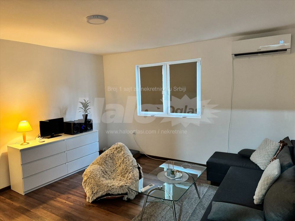 Izdaj renoviran stan 55 m2 Timočka Zemun — 13