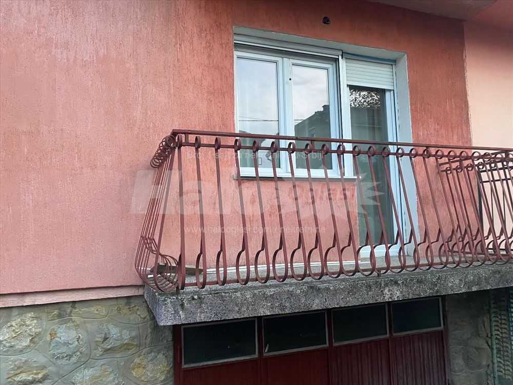 Izdaje namešten stan u Zemunu — 15
