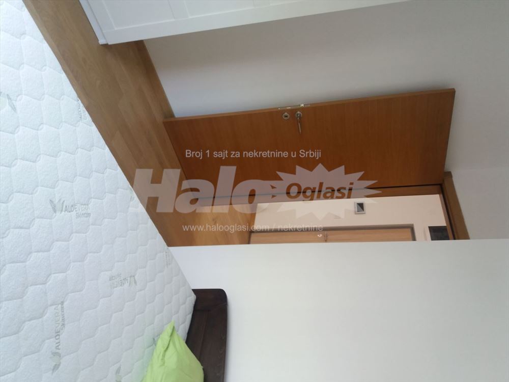 Izdaje se 1.5 stan Zemunske kapije — 8