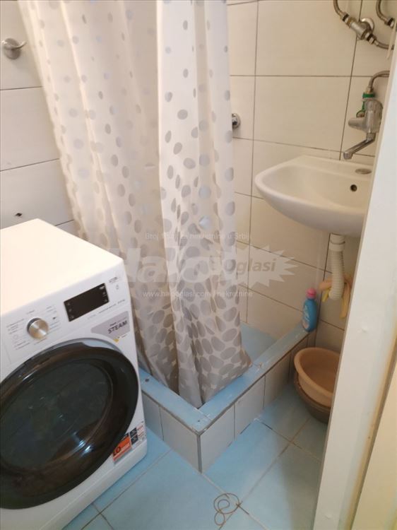 Izdaje se 1.0. stan — 9