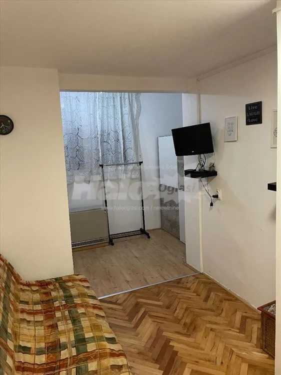 Izdaje se 1.5 soban stan na Karaburmi — 11