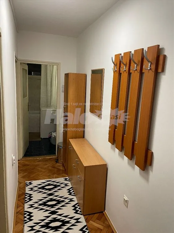 Izdaje se 1.5 soban stan na Karaburmi — 13