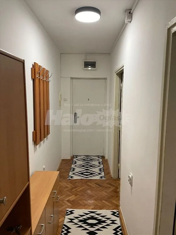 Izdaje se 1.5 soban stan na Karaburmi — 14