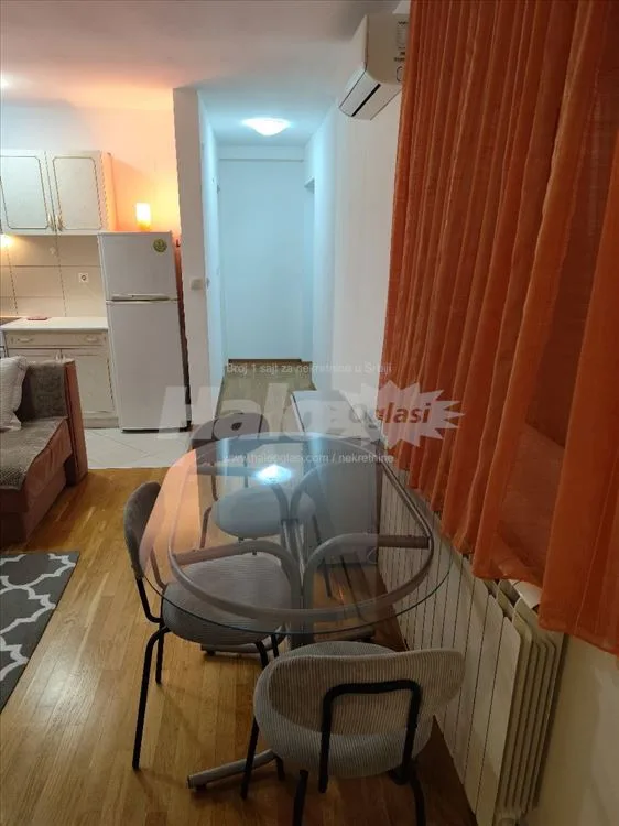 Izdaje se 1.5 stan, 40m2, Vidikovački venac — 6