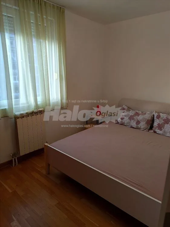 Izdaje se 1.5 stan, 40m2, Vidikovački venac — 9