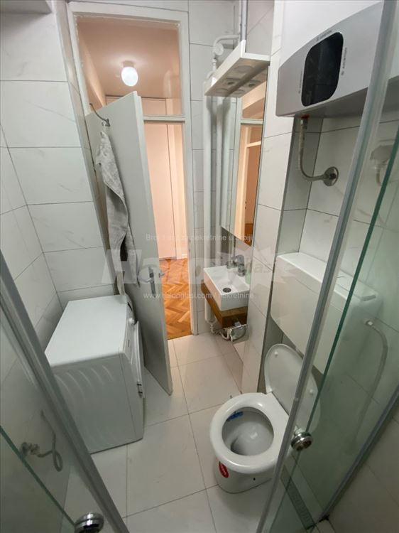 Izdaje se 2.0 stan, polunamesten 54m2 — 7
