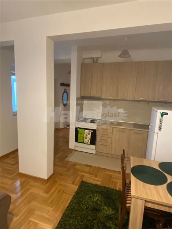 Izdaje se 2,5 sobni stan na Zvezdari kod Kluza — 2