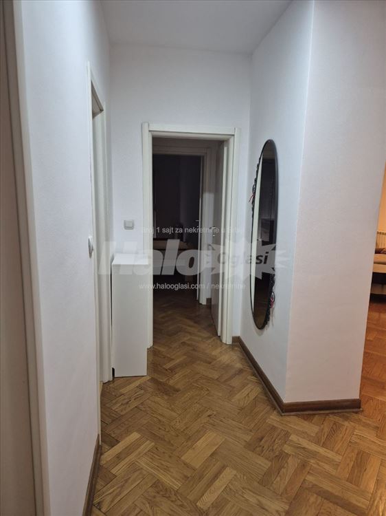 Izdaje se 4-soban stan u Vojvode Stepe — 3