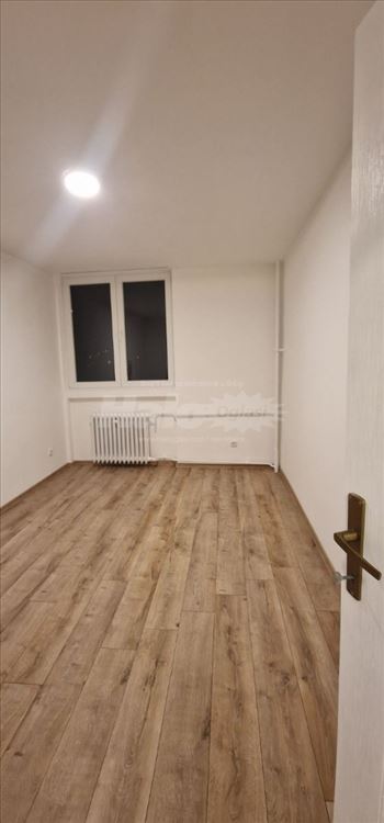 Izdaje se dvoiposoban stan – Cvetkova pijaca — 10