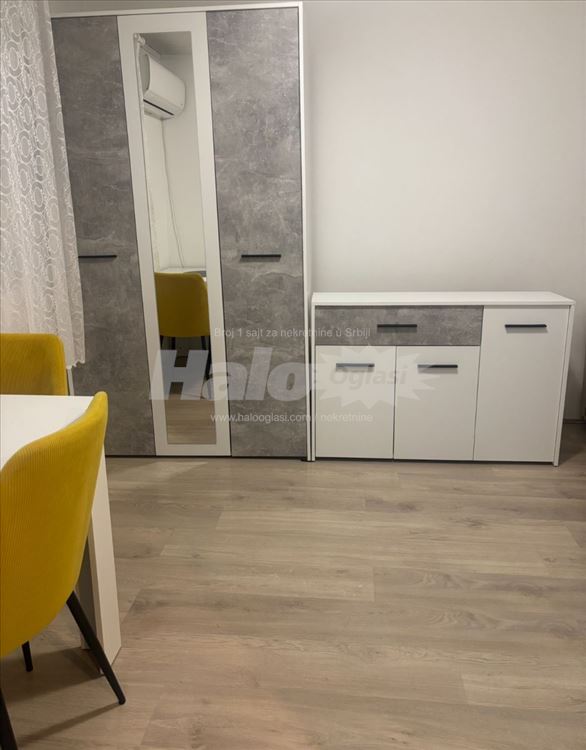 Izdaje se dvorišna garsonjera u centru 18m2 — 6