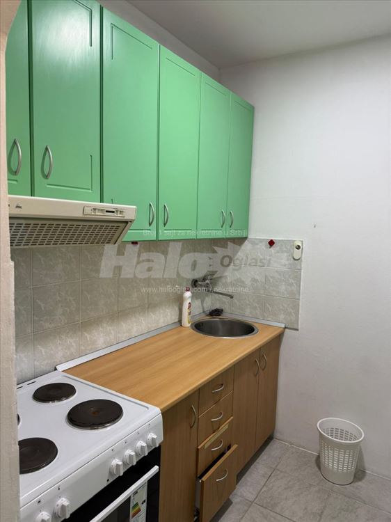 Izdaje se dvosoban stan-57m2 Ustanicka — 5