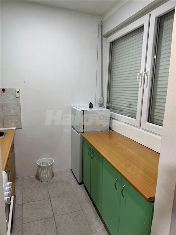 Izdaje se dvosoban stan-57m2 Ustanicka — 6