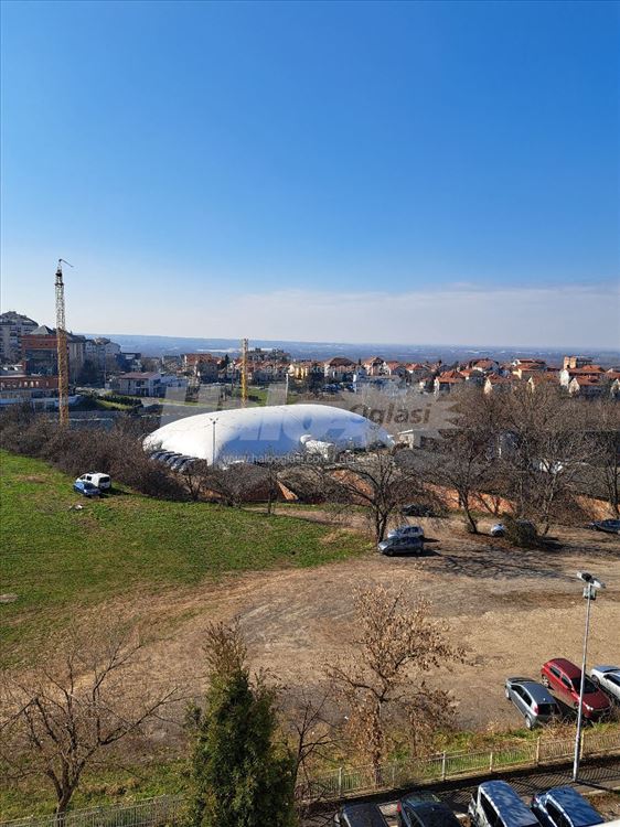 Izdaje se dvosoban stan na Banovom brdu — 15