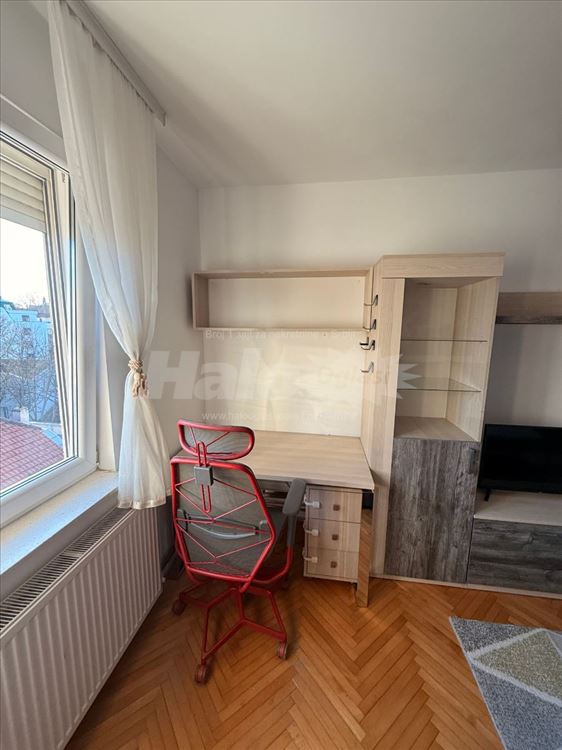 Izdaje se dvosoban stan na Dorćolu, Solunska ulica — 8