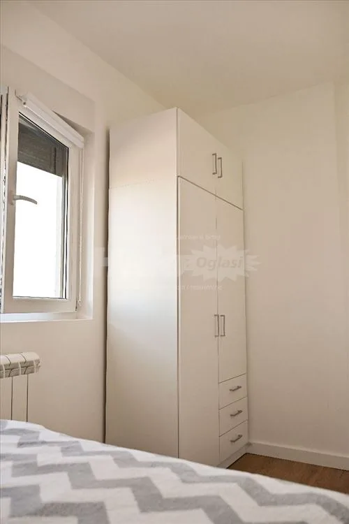 Izdaje se dvosoban stan na Ledinama, namešten — 12