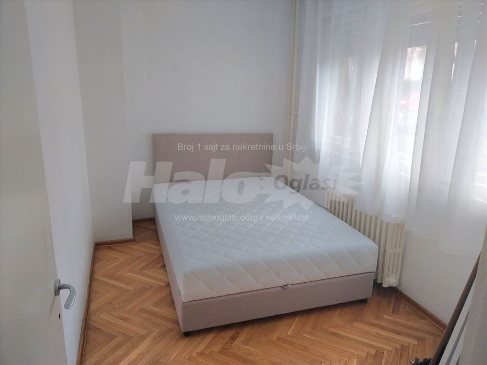 Izdaje se dvosoban stan na Vračaru, namešteno — 5