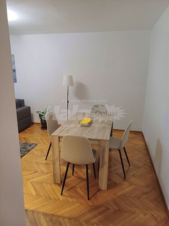 Izdaje se dvosoban stan na Vračaru, namešteno — 8