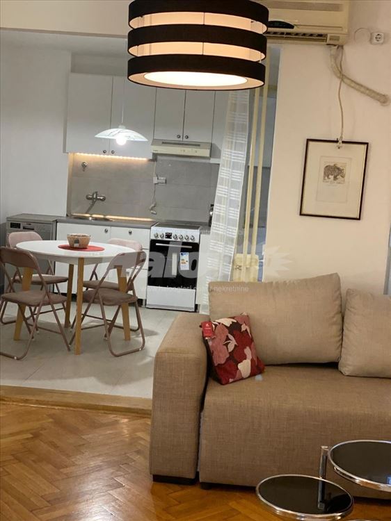 Izdaje se dvosoban stan – Resavska, Beograd — 2